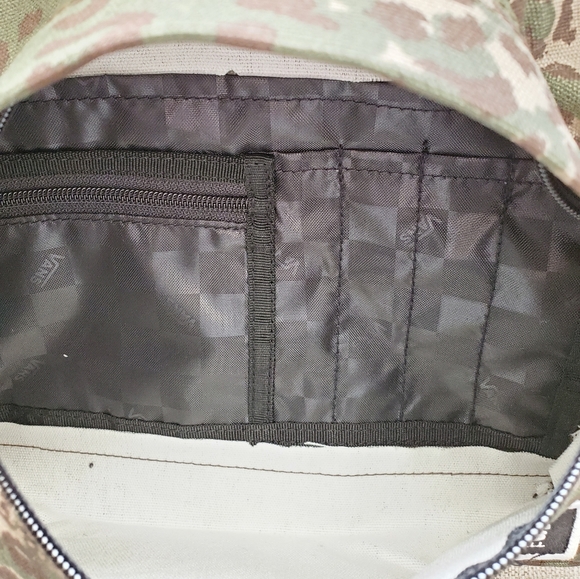 * NWT Van's Classic Realm Backpack in  RARE Cheetah - Picture 6 of 8